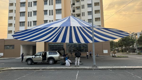 Dù tròn sự kiện 1 trụ (một cột) đk 20m