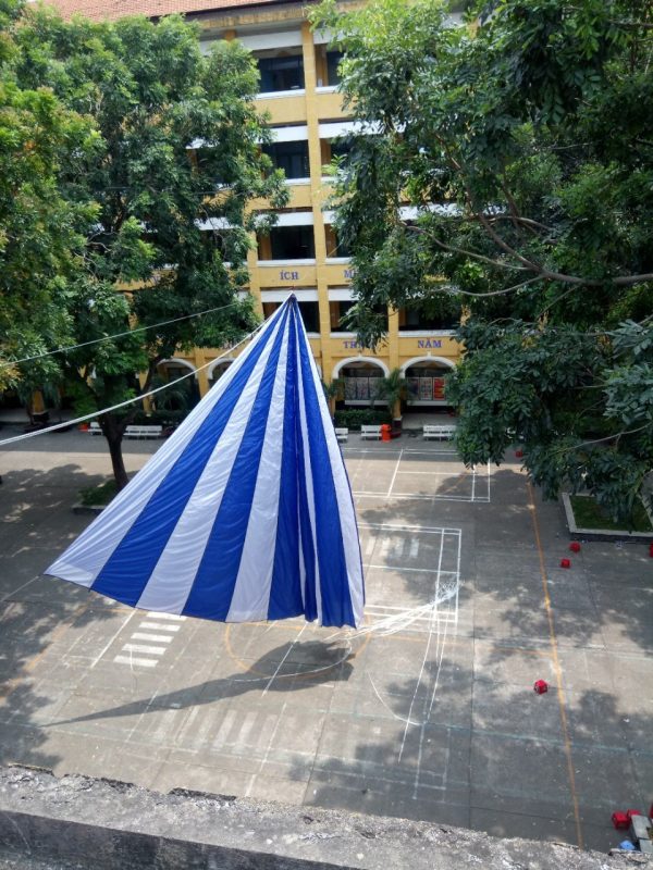 Dù tròn sự kiện 1 trụ (một cột) đk 15m