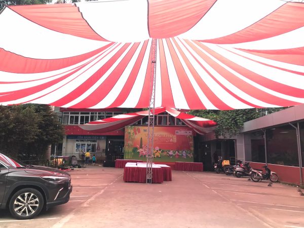 Dù tròn sự kiện 1 trụ (một cột) đk 30m