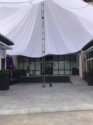 Dù che sự kiện đám cưới cỡ lớn ngoài trời
