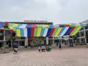 Dù che sự kiện sân trường tại Hòa Bình