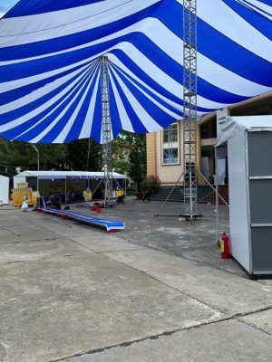 Thay áo vải bạt dù sự kiện ngoài trời
