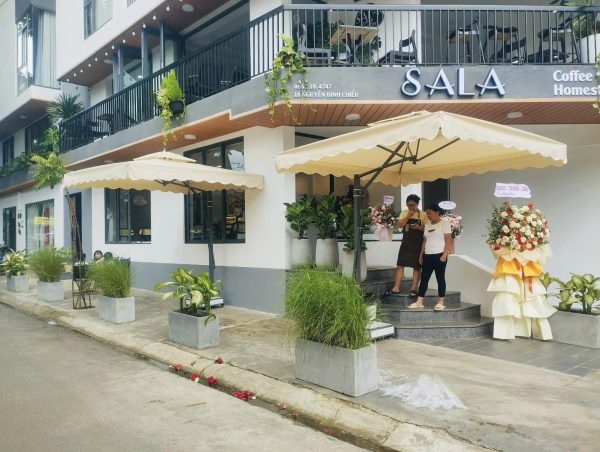 Ô dù lệch tâm vuông 2.5m (có mái rủ) màu kem be