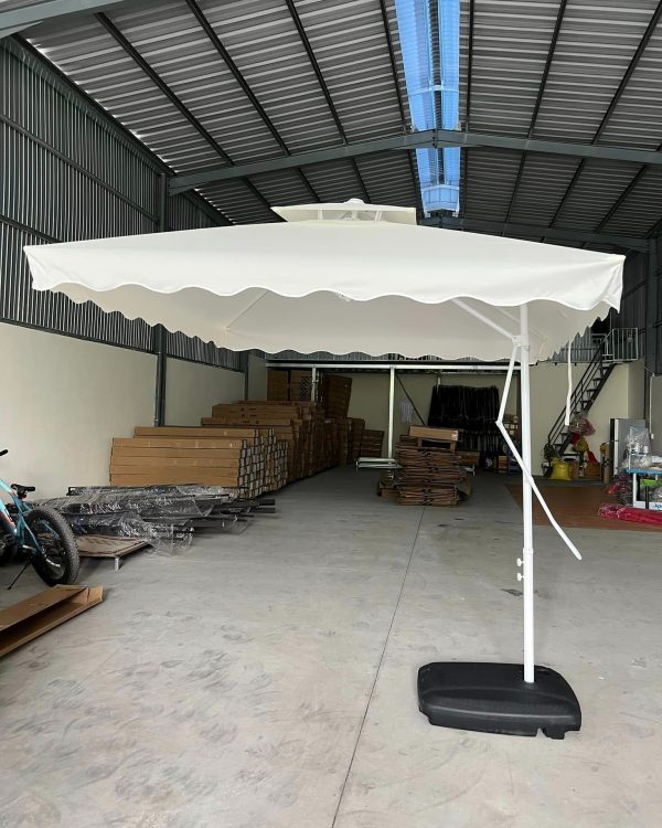 Ô dù lệch tâm vuông 2.5m (có mái rủ) màu màu trắng