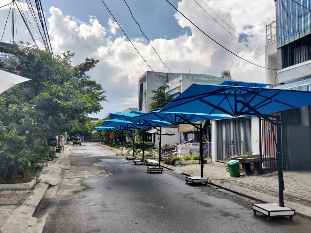 Dù lệch tâm vuông 3.5m (kt 3.5m x 3.5m) Dù lệch tâm vuông 3.5m (kt 3.5m x 3.5m)