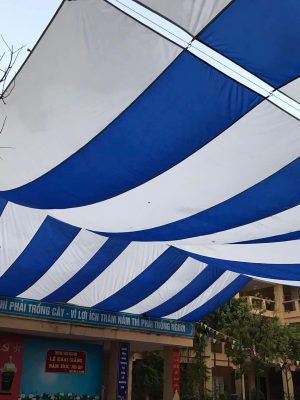 Dù che sự kiện không trụ che sân trường