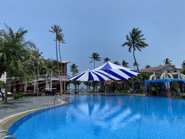 Dù hai trụ sự kiện (2 đỉnh) hai chóp