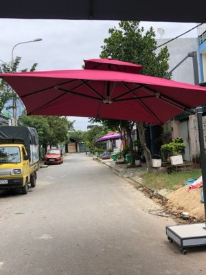 Ô dù lệch tâm có đèn 3x3m dạng thanh dài (đế nhựa đổ nước)