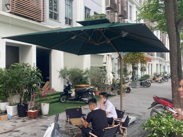 Ô dù lệch tâm vuông hệ nâng hạ màu xanh