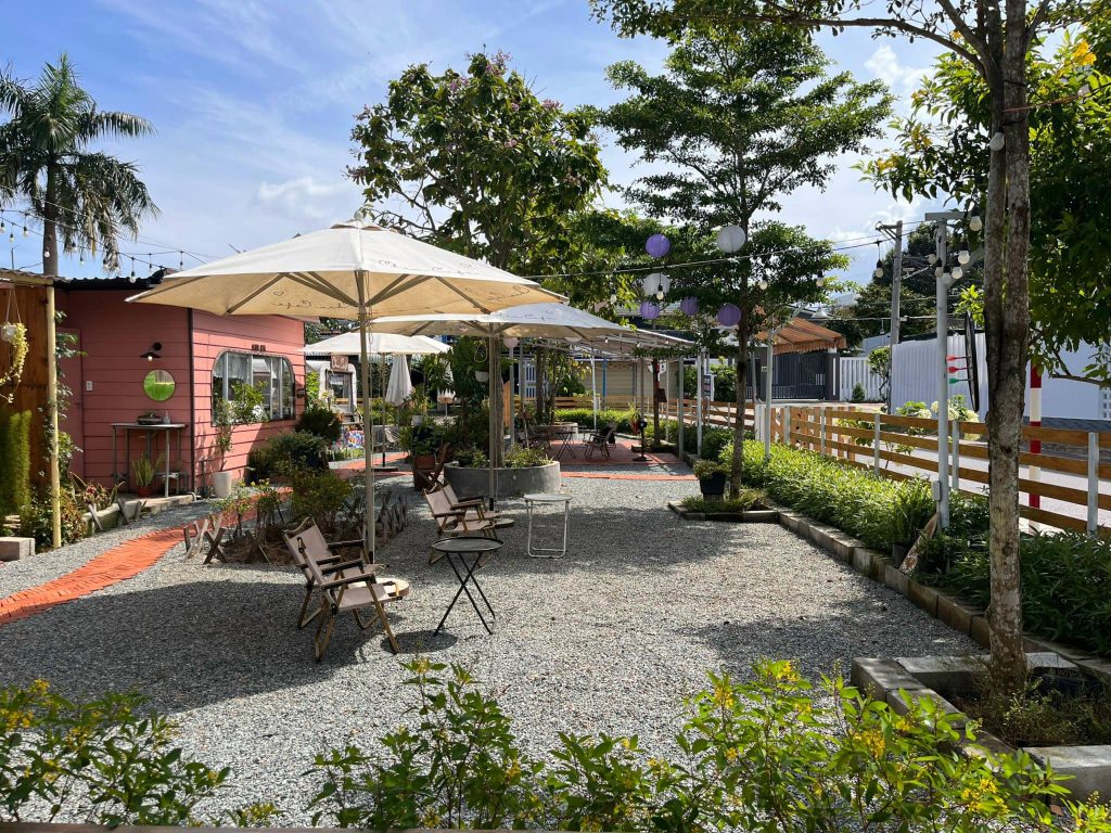 Dù chính tâm che nắng quán cafe Dù chính tâm che nắng quán cafe