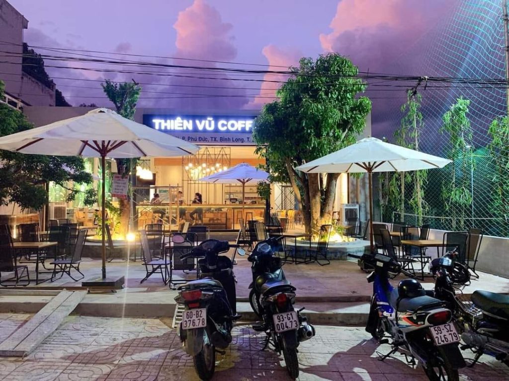 Dù chính tâm che nắng quán cafe Dù chính tâm che nắng quán cafe