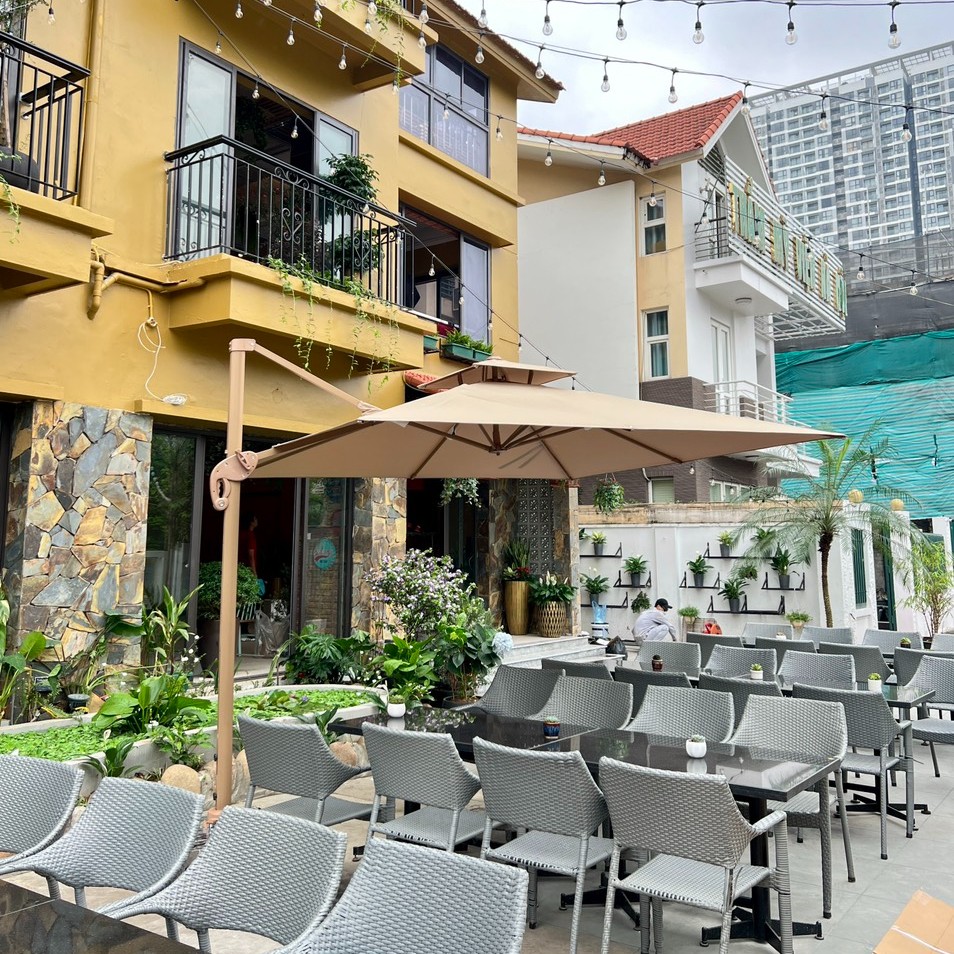 Dù lệch tâm 3m xoay 360 độ che nắng quán cafe Dù lệch tâm 3m xoay 360 độ che nắng quán cafe