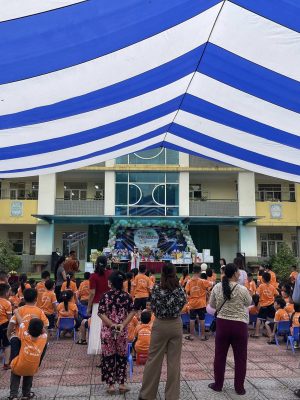 Vải bạt dù che nắng sân trường học