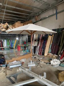 Mẫu Ô dù che nắng chính tâm cán gỗ 3m (màu trắng) đẹp Ô dù che nắng chính tâm cán gỗ 3m (màu trắng)