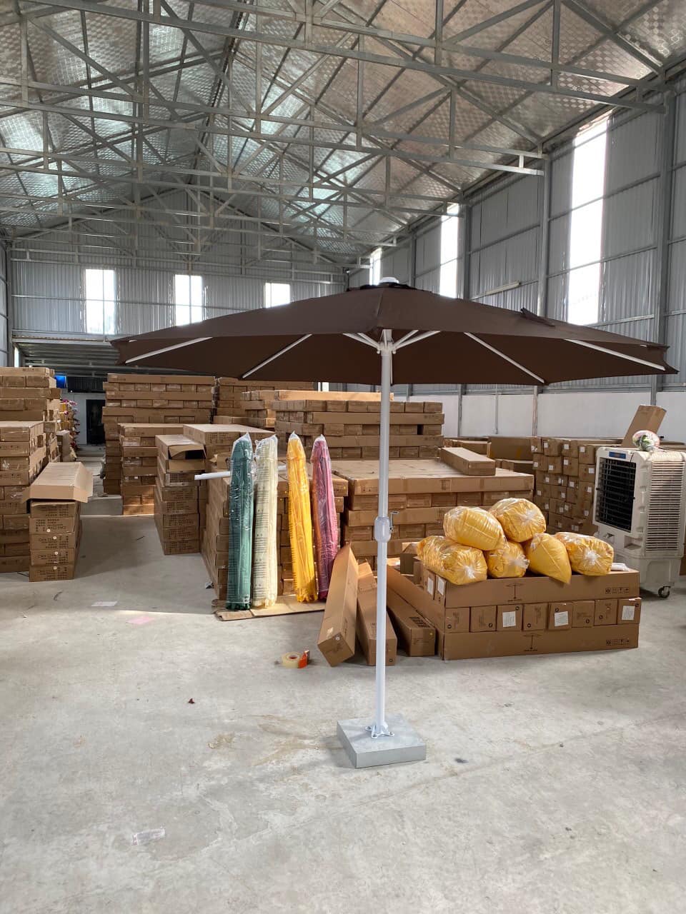 Mẫu Ô dù che nắng chính tâm (màu nâu) đẹp Mẫu Ô dù che nắng chính tâm (màu nâu) đẹp