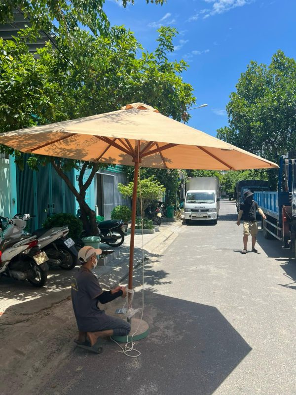 Ô dù che nắng chính tâm cán gỗ 3m (màu trắng)