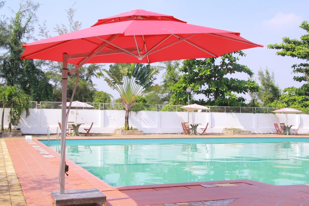 Ô dù lệch tâm tròn xoay 360 độ thân hợp kim (màu đỏ) Ô dù lệch tâm tròn xoay 360 độ thân hợp kim (màu đỏ)