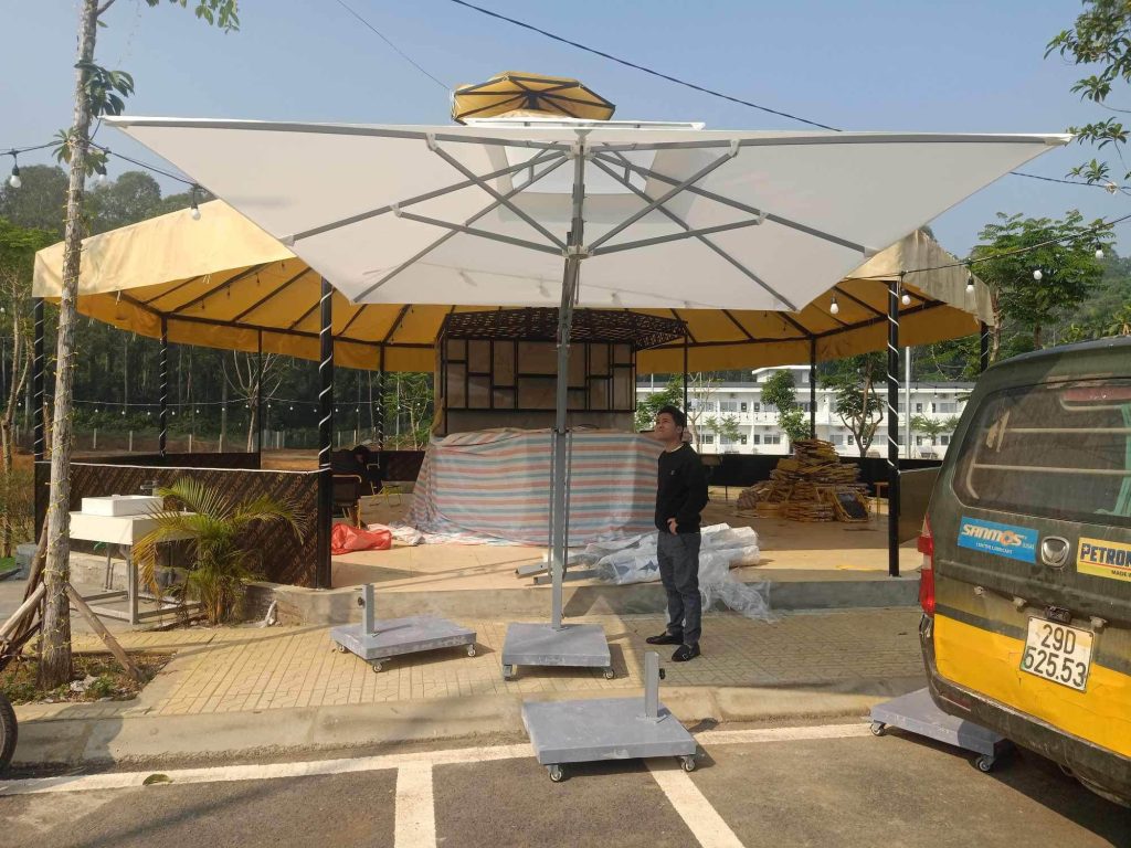 Dù lệch tâm vuông hợp kim nhôm xoay 360 màu trắng Dù lệch tâm vuông hợp kim nhôm xoay 360 màu trắng