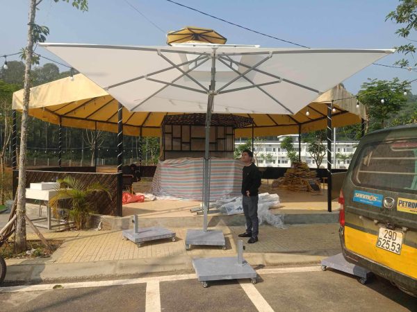 Dù lệch tâm vuông hợp kim nhôm xoay 360 màu trắng