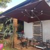 Mẫu Ô dù lệch tâm vuông hệ nâng hạ màu đỏ đẹp