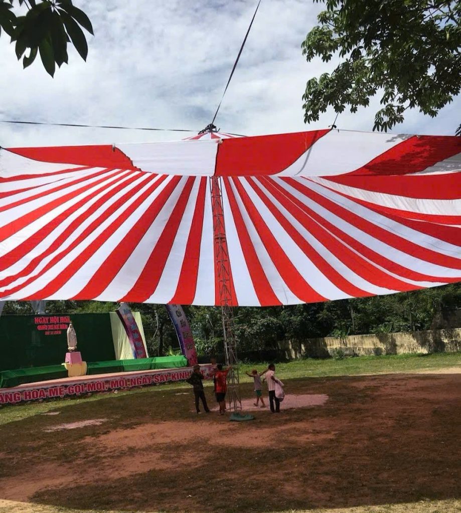Dù Sự Kiện Không Trụ (Dù Cáp Treo)