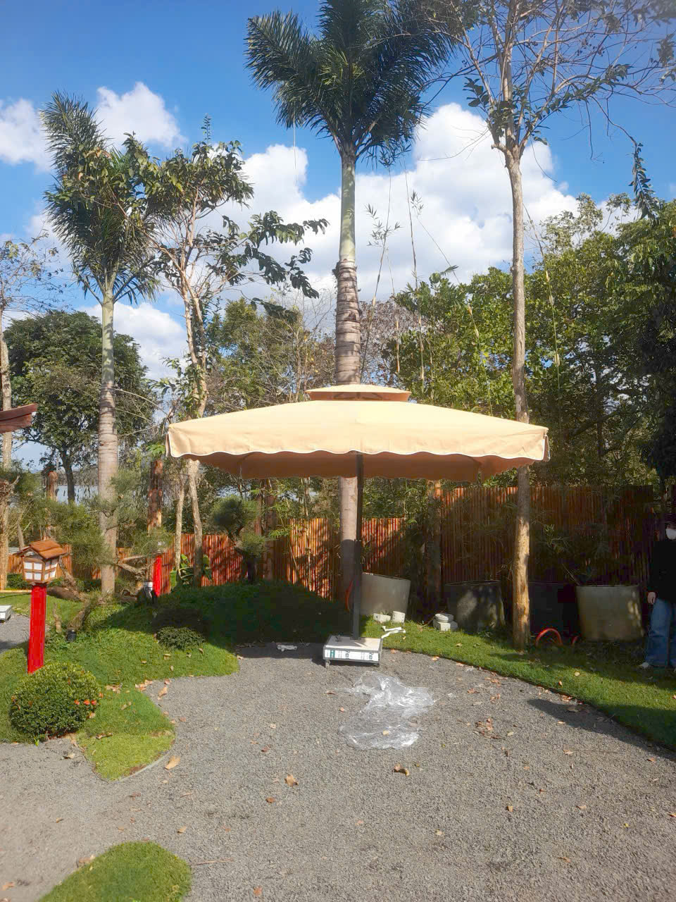 Ô dù lệch tâm vuông 3mx3m có mái rủ (bèo)