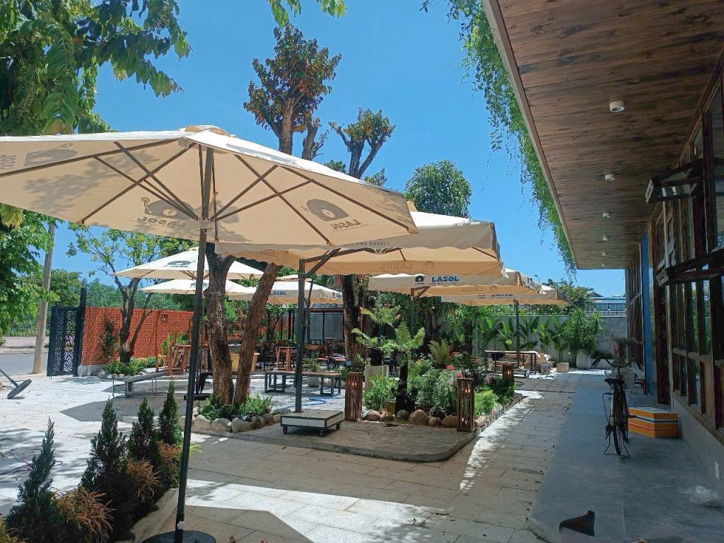 Ô dù che nắng mưa ngoài trời tại Mê Linh