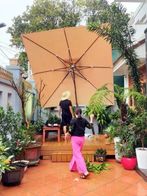 Ô dù nghiêng che nắng xoay 360 độ lệch tâm
