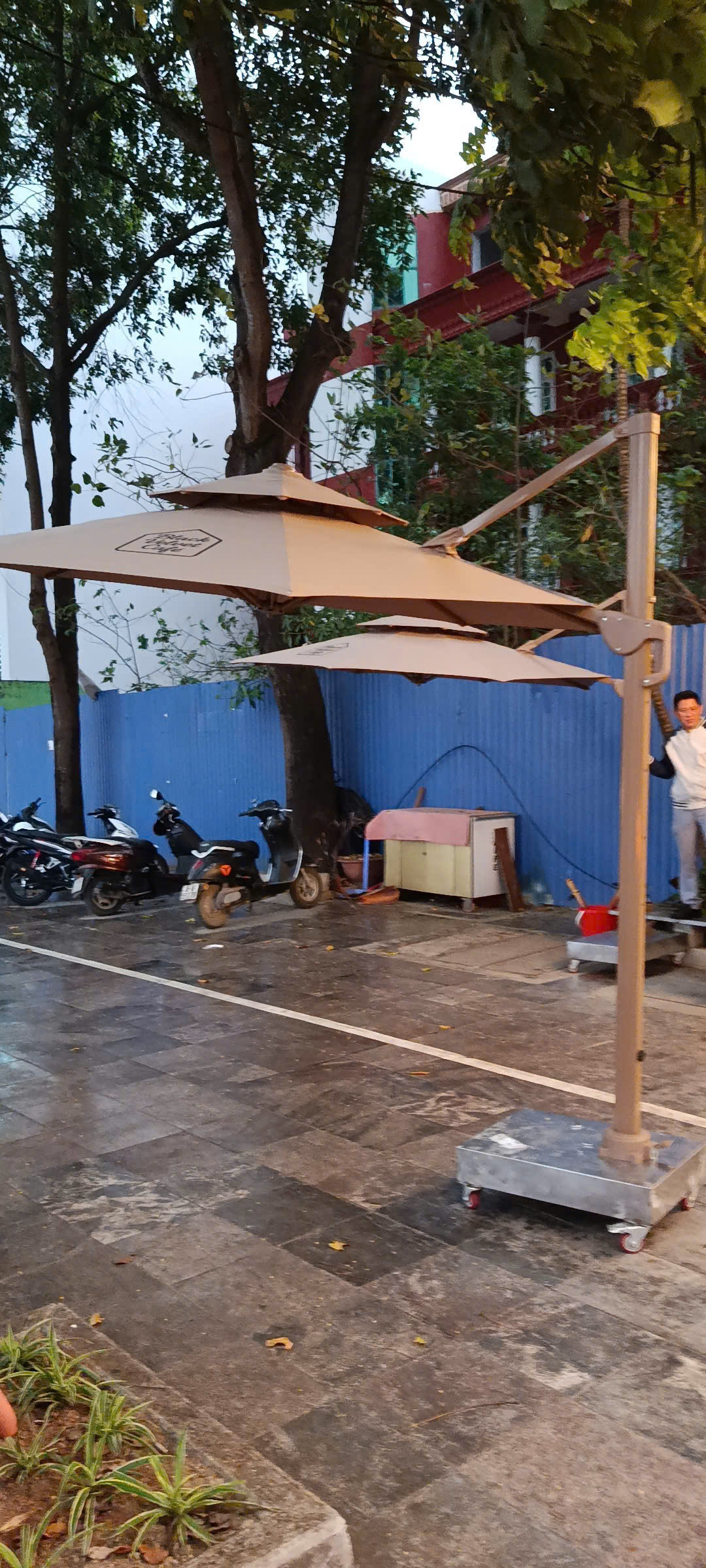 Dù che nắng 2,5m lệch tâm tại Bắc Ninh