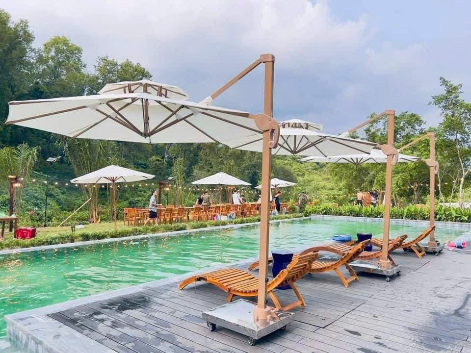 Ô dù che nắng mưa ngoài trời tại Mê Linh