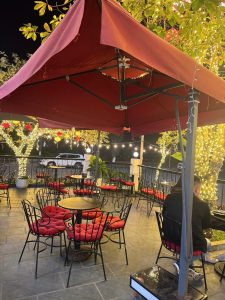 Ô dù che nắng mưa ngoài trời tại Mê Linh