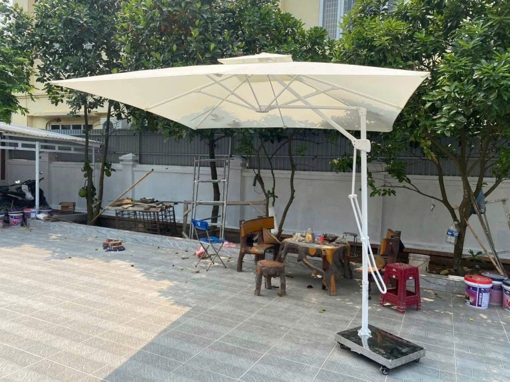 Ô dù che nắng mưa ngoài trời ở quận 4